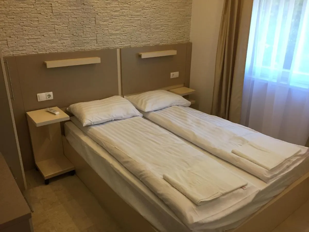 Mosoly Szallashely Szeged Guest house