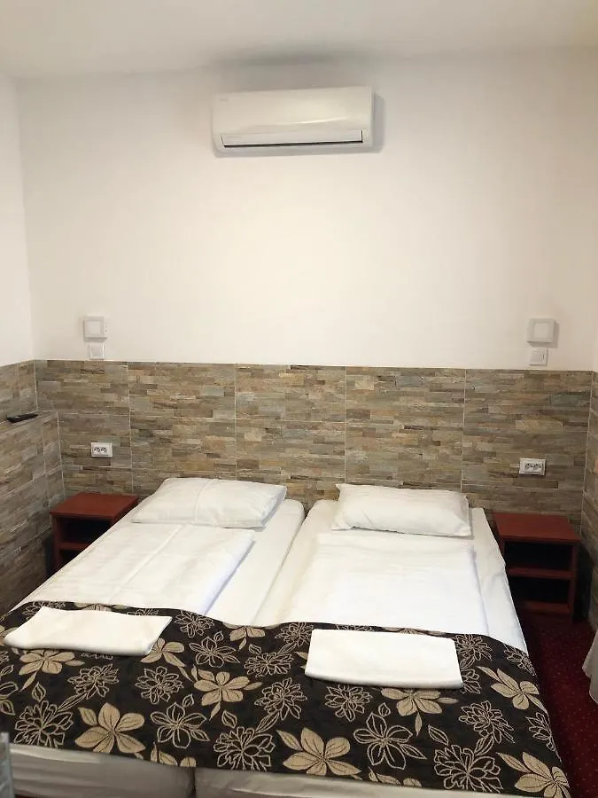 Mosoly Szallashely Szeged Guest house